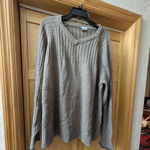 Columbia knit Vneck Sweater XXL